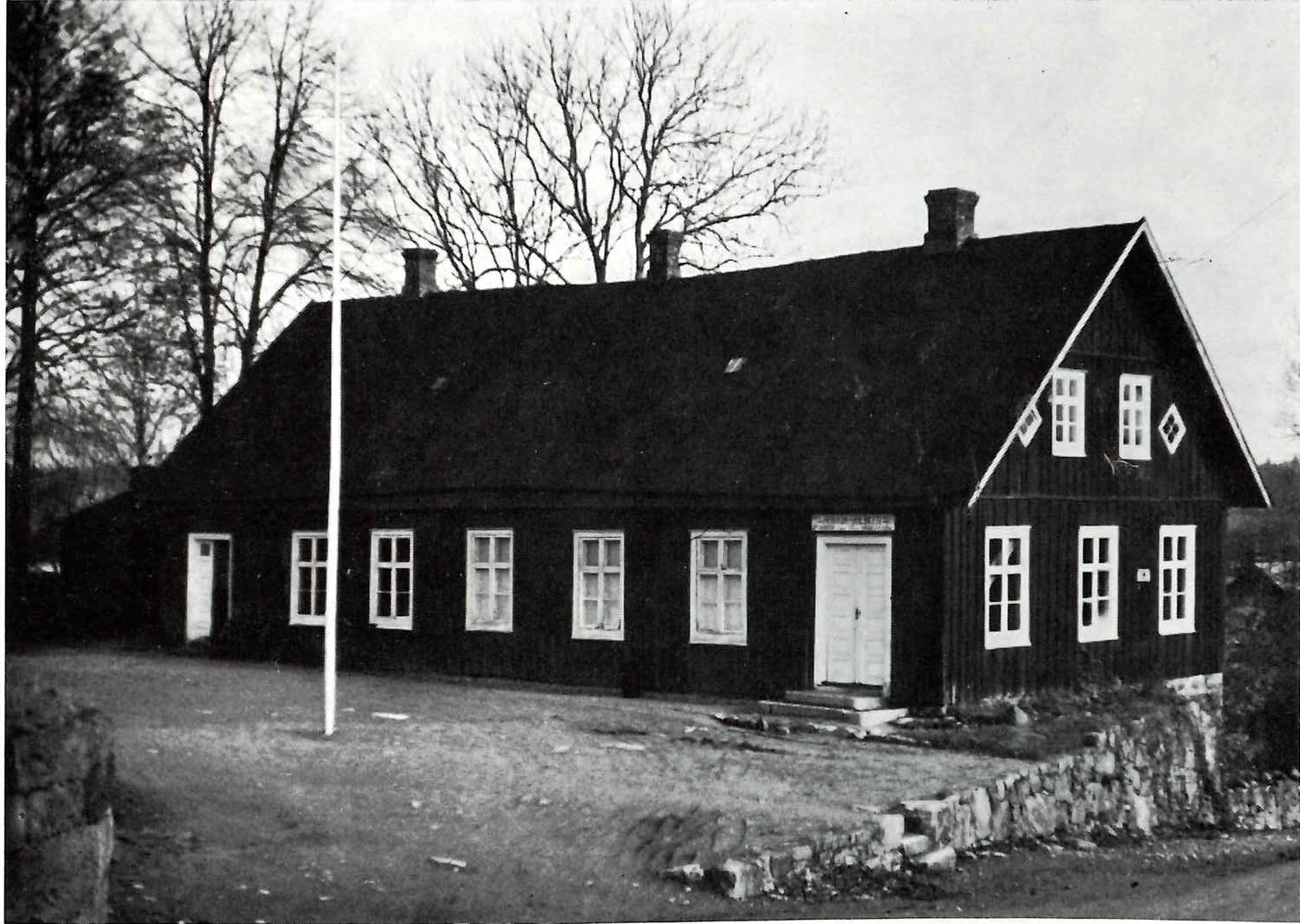 1878-1885 var sparbanken inhyst till Södra folkskolan. 